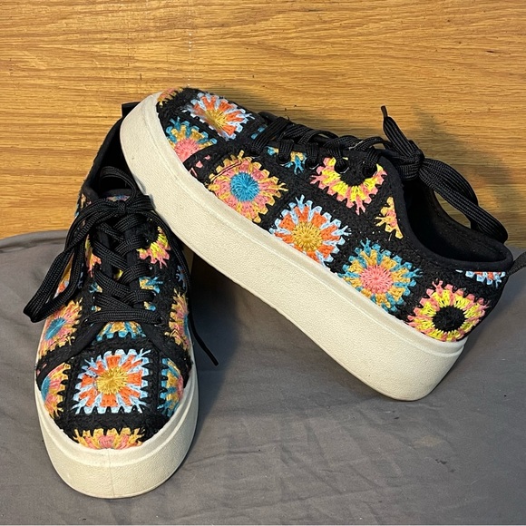 Dirty Laundry Rambling Crochet Platform Sneakers Size 8 - Picture 1 of 8